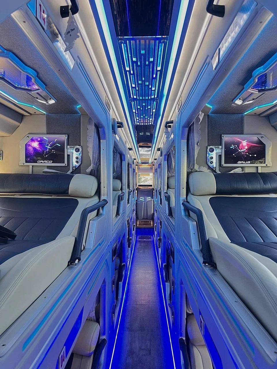 Giới thiệu 2 Nội Thất Trên Xe Limousine Giường Nằm Đôi