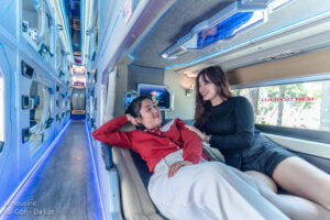 Xe Limousine Giường Nằm Đôi Đà Lạt - Tổng đài đặt vé limousine giường nằm đôi Sài Gòn - Đà Lạt 2 Xe Limousine Giường Nằm Đôi