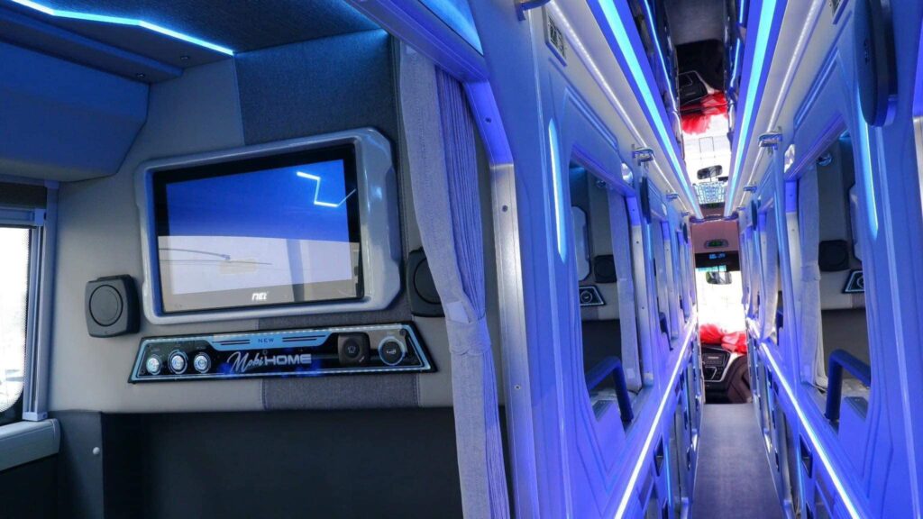 Mang thú cưng đi du lịch cùng xe phòng nằm Venus Limousine 2 Xe limousine phòng đôi Sài Gòn - Đà Lạt