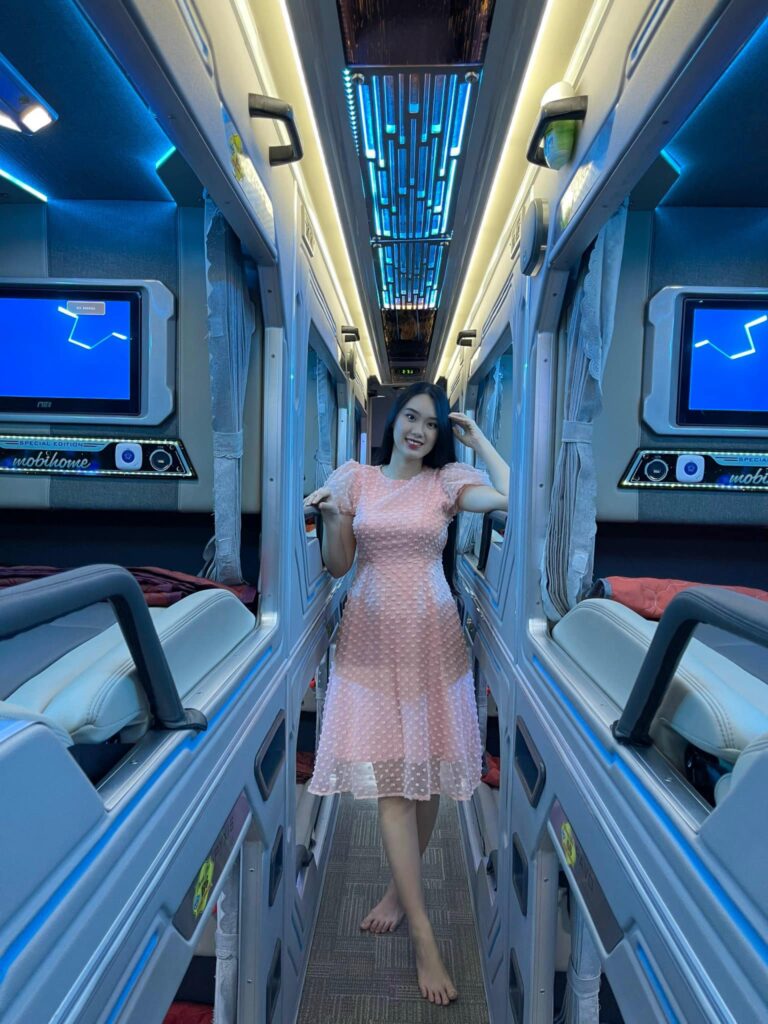 Xe Venus Limousine Huế - Đà Lạt: xe phòng nằm đôi cao cấp 5 Limousine Huế - Đà Lạt phòng nằm có đầy đủ trang thiết bị